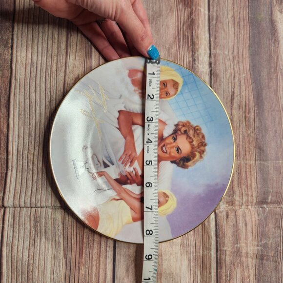 Marilyn Monroe Beauty Secrets Collector Plate by Delphi Bradbury 1994 - Picture 2 of 7